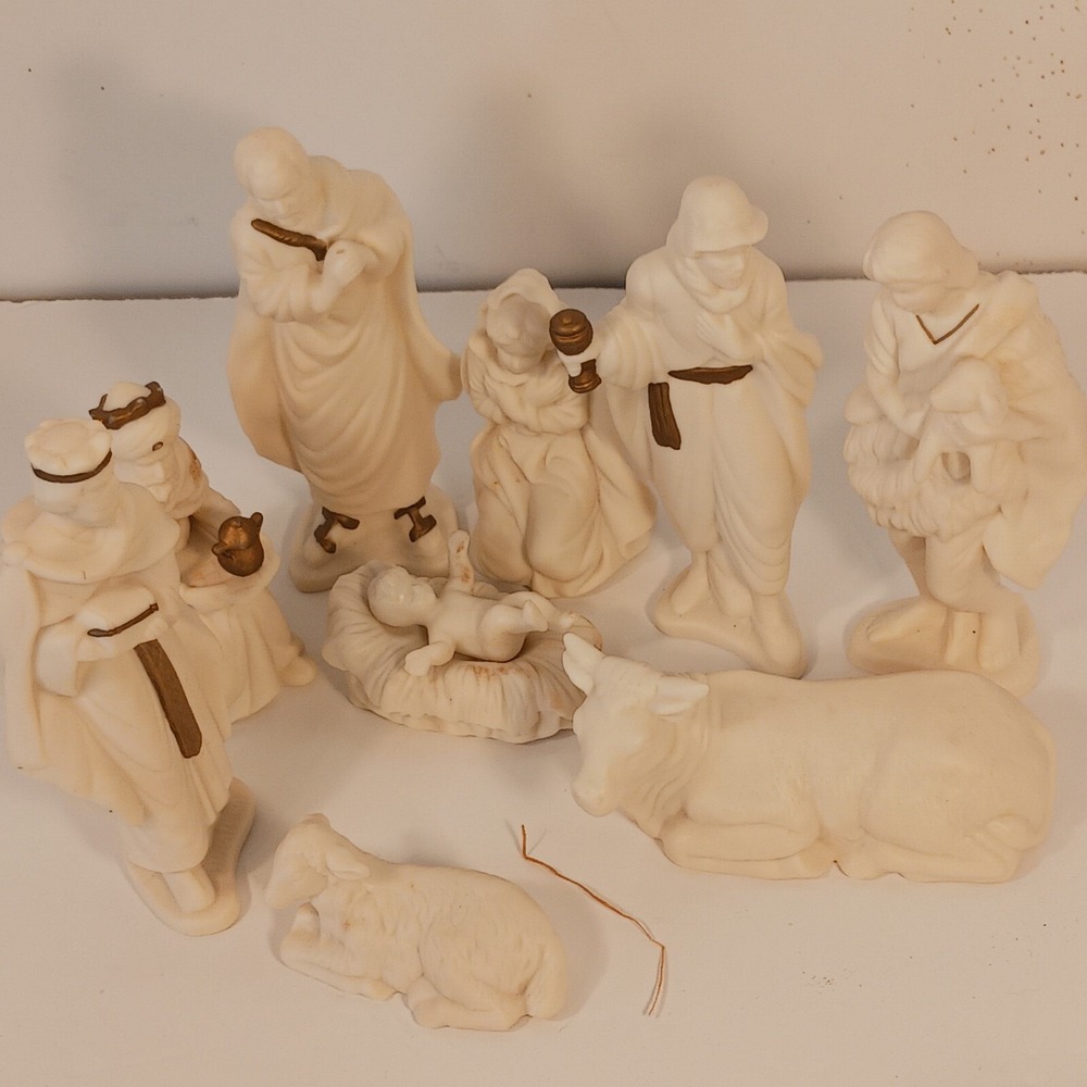 Porcelain Nativity 10 pc. set distributed by Hudson Corp. Ivory Color - Picture 2 of 11